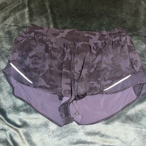 lululemon shorts size 12 2.5’ inseam